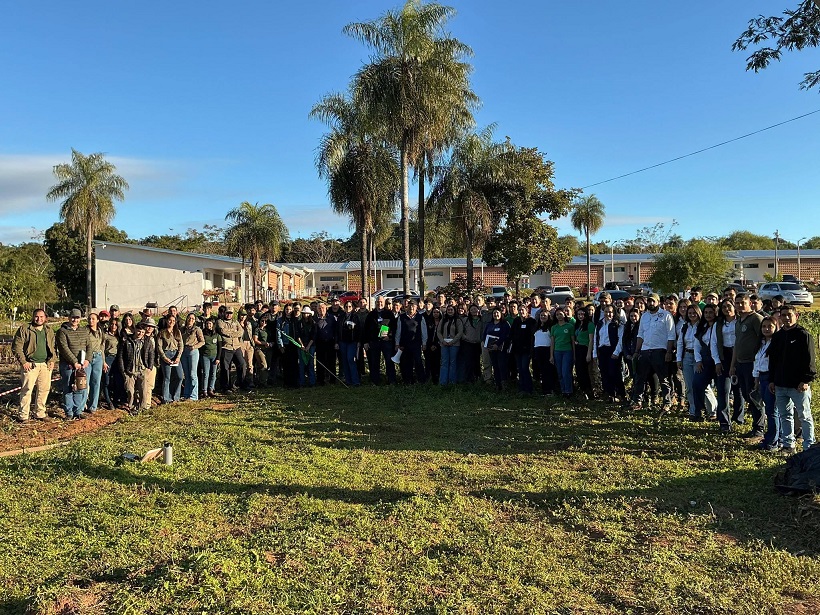 Jornada académica con estudiantes en el Campo Experimental