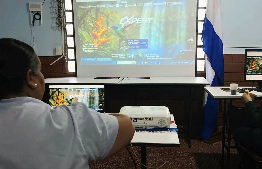 Sala de Informática — Facultad de Ciencias Sede Carapegua