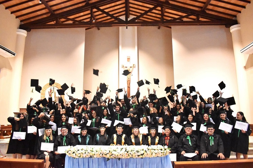 Egresados de la Facultad de Ciencias Sede Carapegua